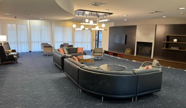 Отель Courtyard By Marriott Кингстон Экстерьер фото