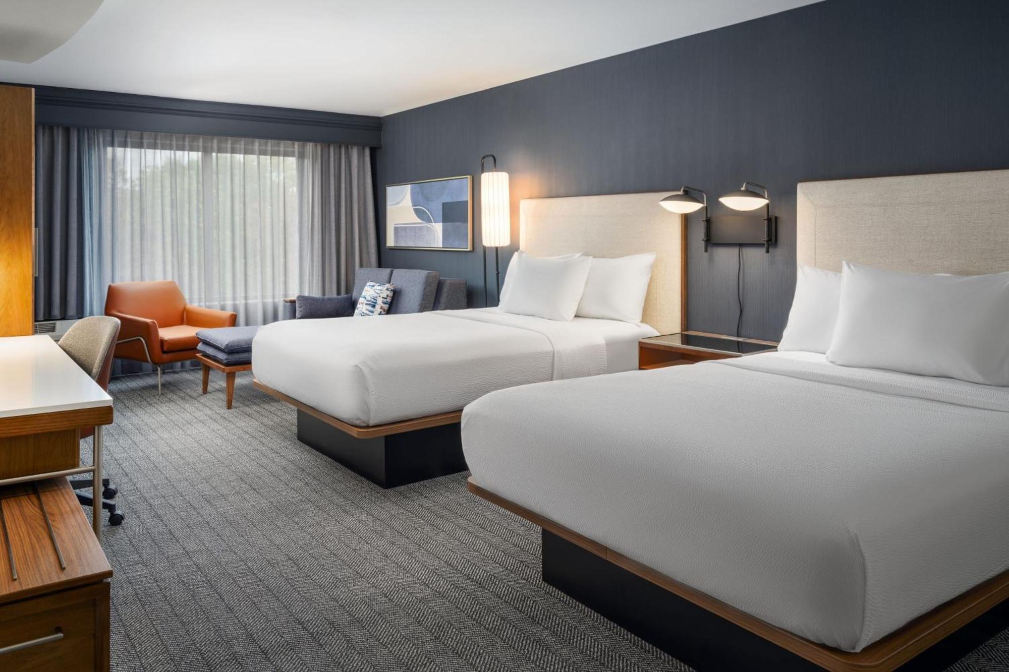 Отель Courtyard By Marriott Кингстон Экстерьер фото