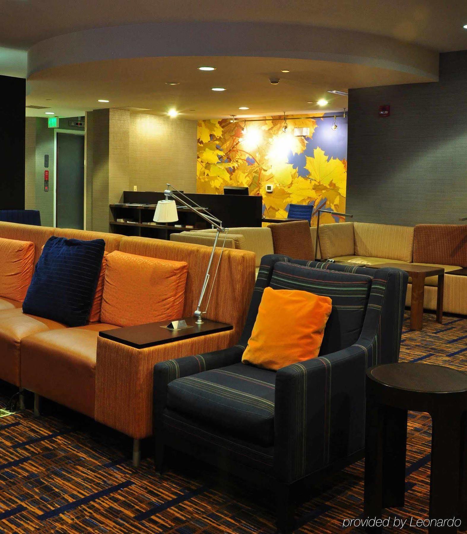 Отель Courtyard By Marriott Кингстон Экстерьер фото