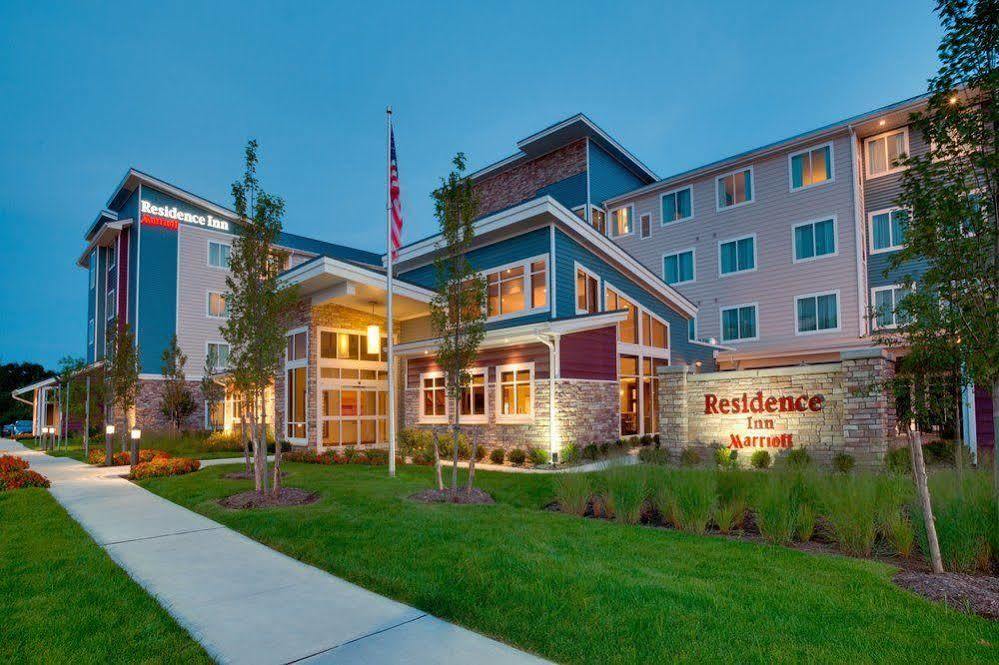 Отель Courtyard By Marriott Кингстон Экстерьер фото